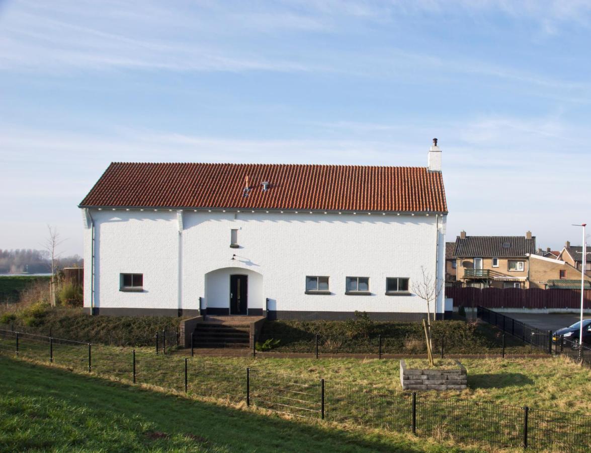 B&B Pompgebouw Aan De Rijn Tolkamer Eksteriør billede