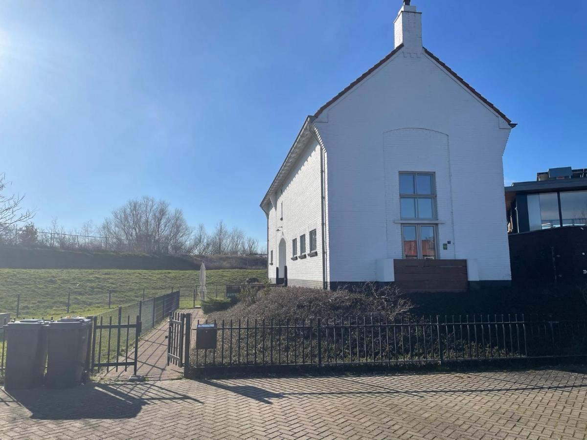 B&B Pompgebouw Aan De Rijn Tolkamer Eksteriør billede