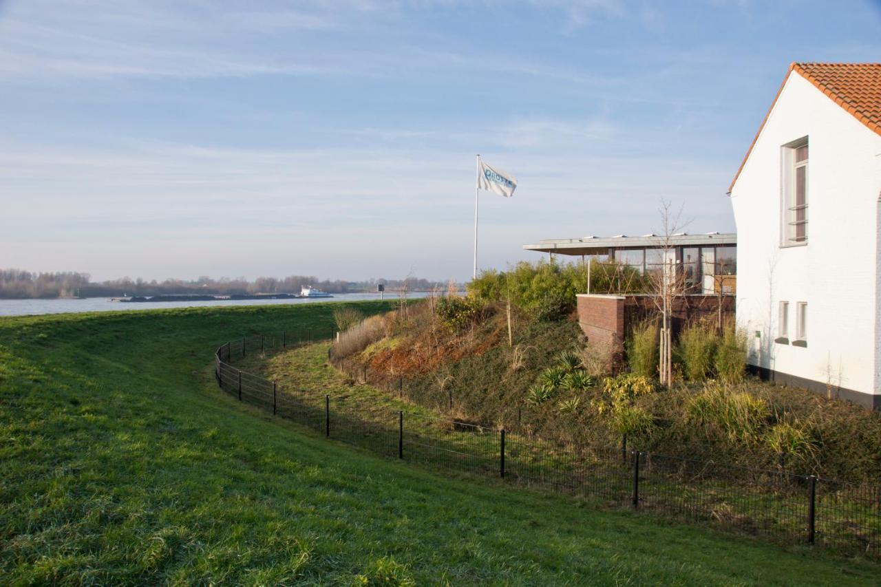 B&B Pompgebouw Aan De Rijn Tolkamer Eksteriør billede